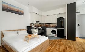 Przytulne Studio Very Berry w Centrum Poznania by Noclegi Renters